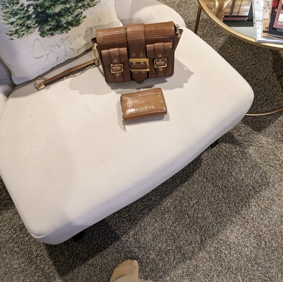 Michael kors embossed bag and wallet - Picture 3 of 3